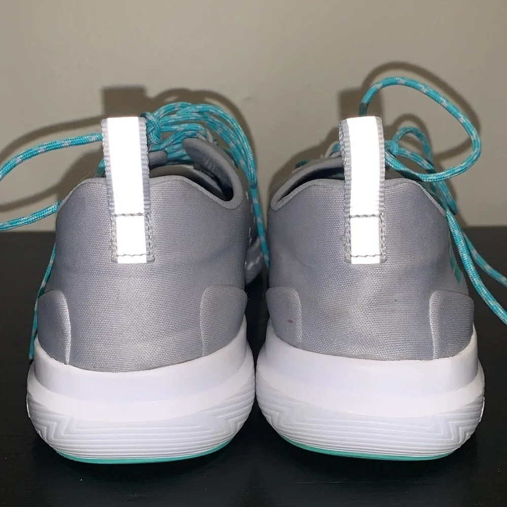 Womens Gray &‎ Teal Under Armour Charged 24/7 Running Shoes, Size 9.5